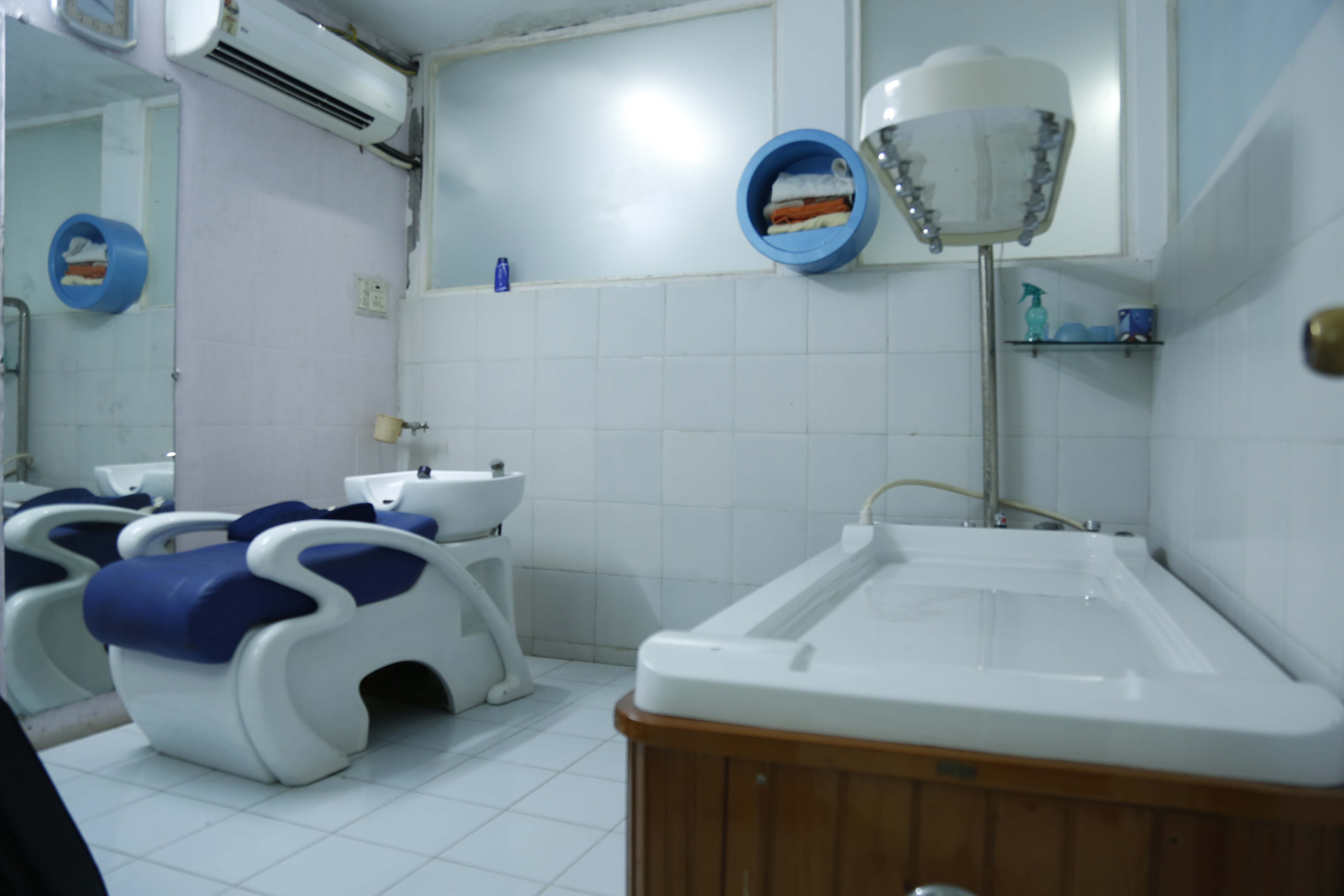 Premium general ward with privacy curtains